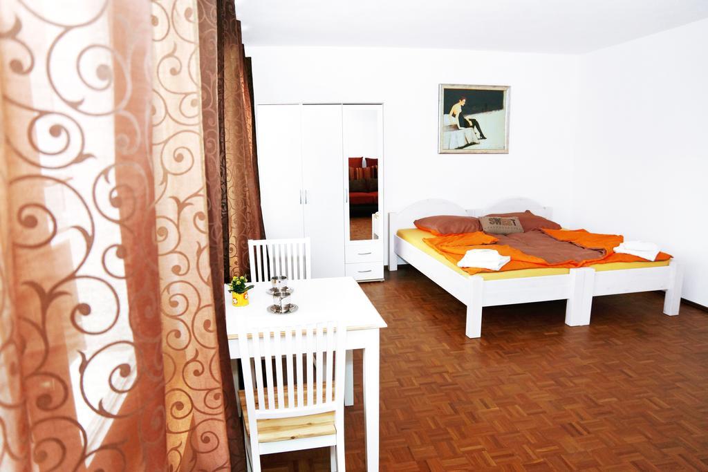Hostel Villa Viva ブレゲンツ 部屋 写真