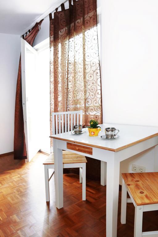 Hostel Villa Viva ブレゲンツ 部屋 写真