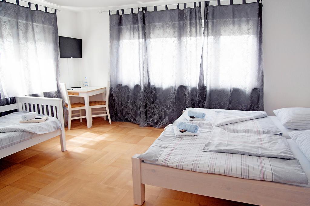 Hostel Villa Viva ブレゲンツ エクステリア 写真