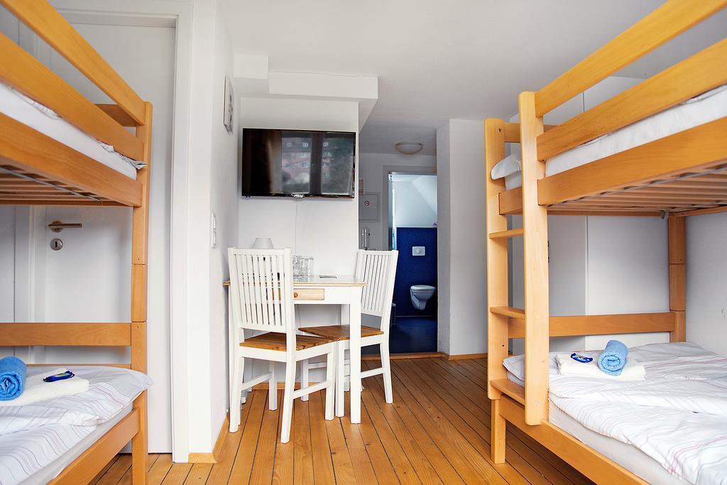 Hostel Villa Viva ブレゲンツ エクステリア 写真